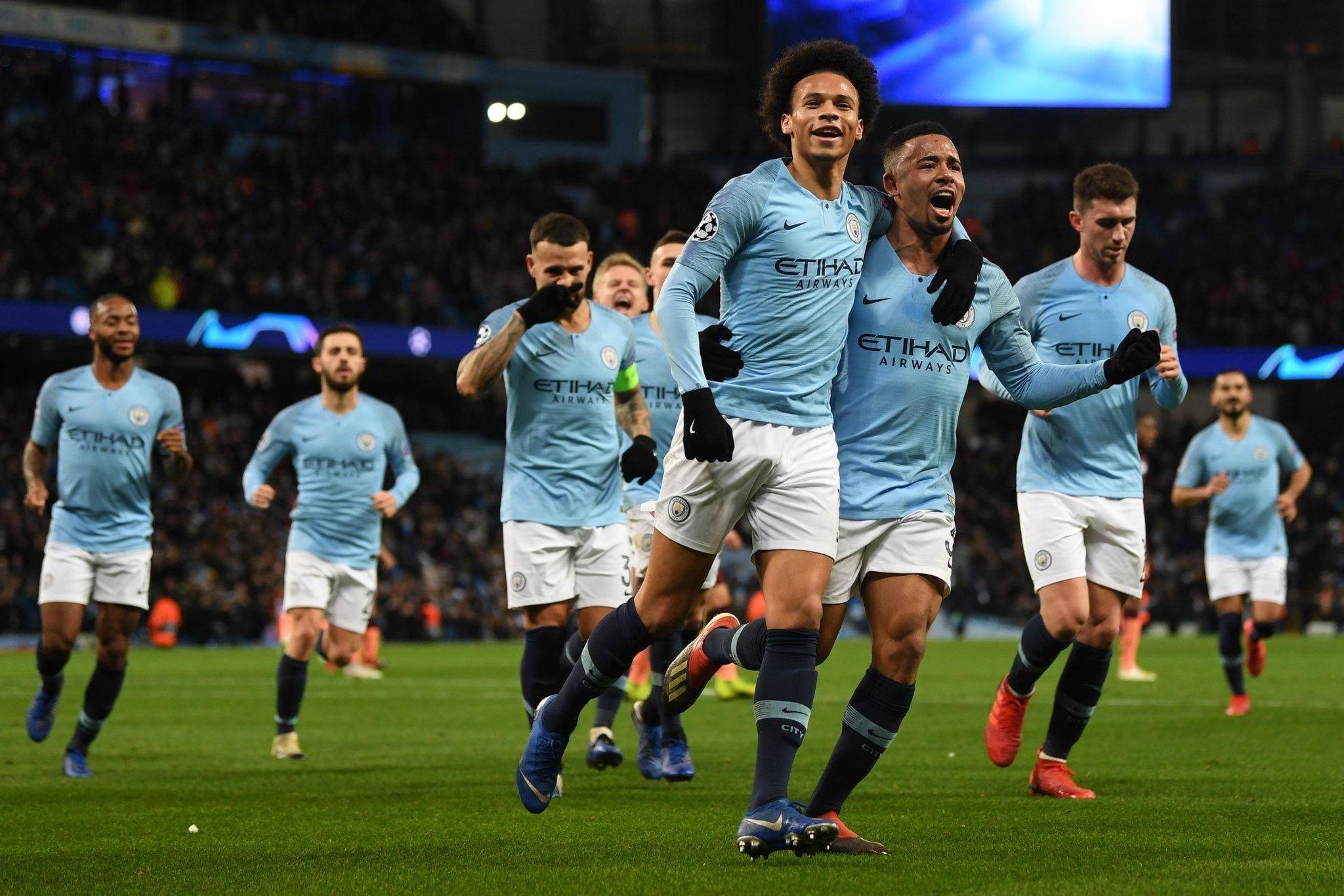 许多球队由 许多球队由